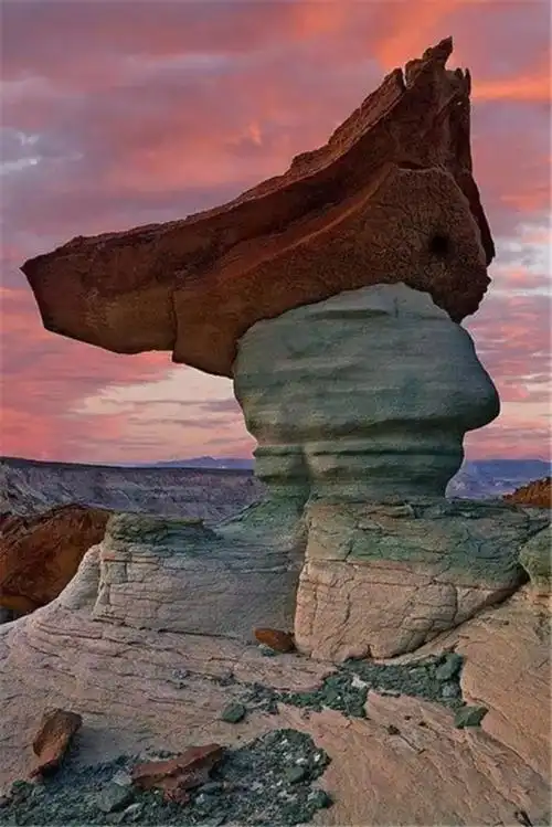 大自然的鬼斧神工看见这些怪石仿佛置身巨人的世界