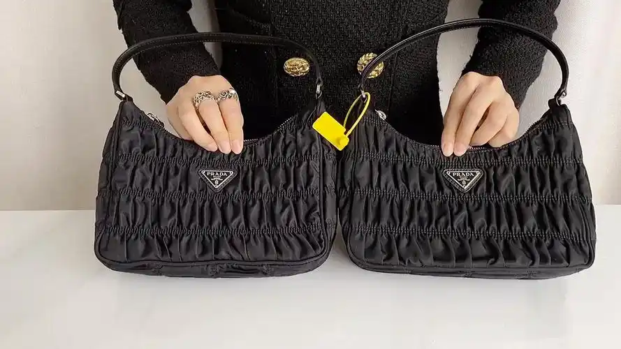 prada hobo褶皱款腋下包 真假测评