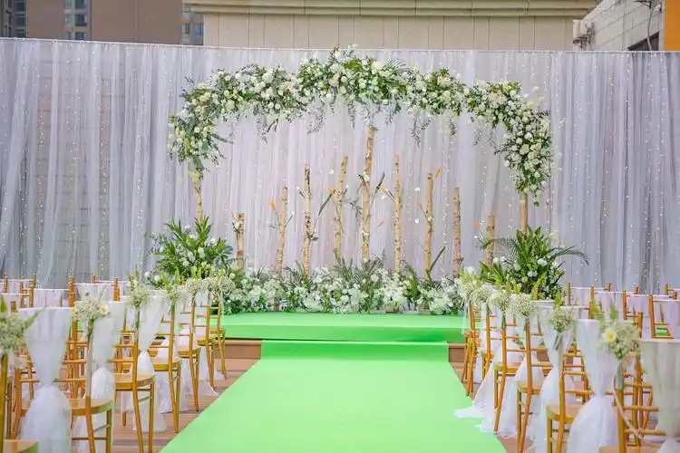 婚礼场景现场装饰装扮策划搭建舞台背景墙白纱座椅