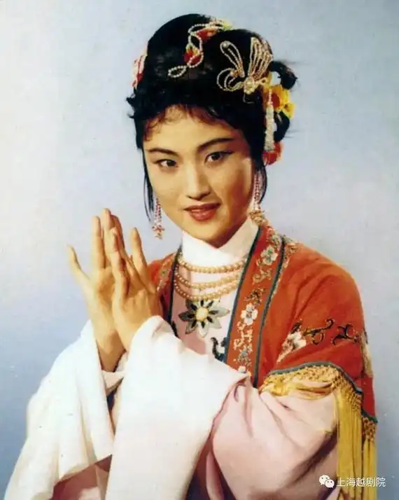 每日一星:越剧电影《红楼梦》中林妹妹的扮演者王文娟(1926 - 抖音