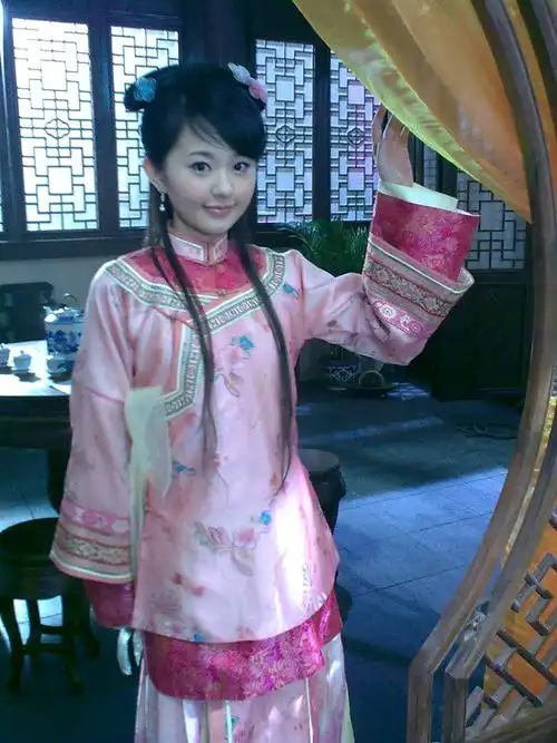 《怪侠欧阳德》翡翠格格《新还珠格格》金锁扮演者孙耀珊照片图片写真