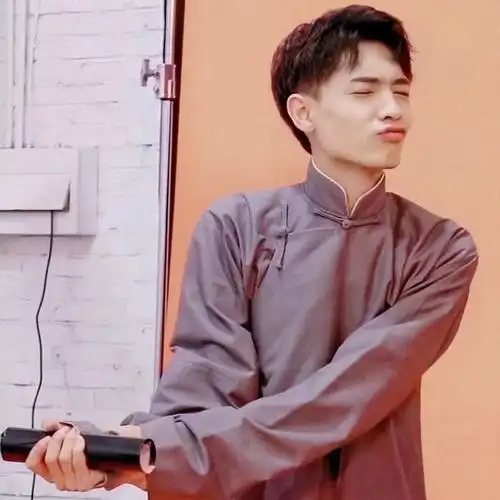 秦霄贤头像评论投稿