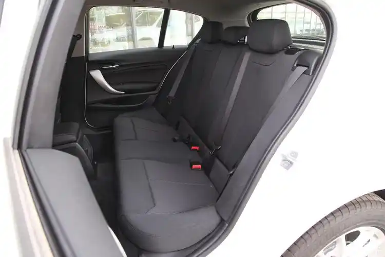 【宝马1系(进口)2018款118i 领先版空间汽车图片-汽车图片大全】-易车