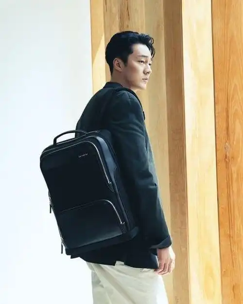 苏志燮最新写真曝光 多套服饰演绎型男魅力_新浪财经_新浪网