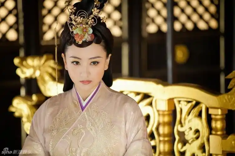 萧贵妃(杨蓉饰)