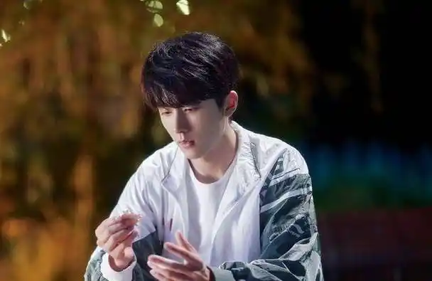 选角绝了,凑齐开年三部爆剧主角,这剧不火不行_谭松韵_张新成_威龙