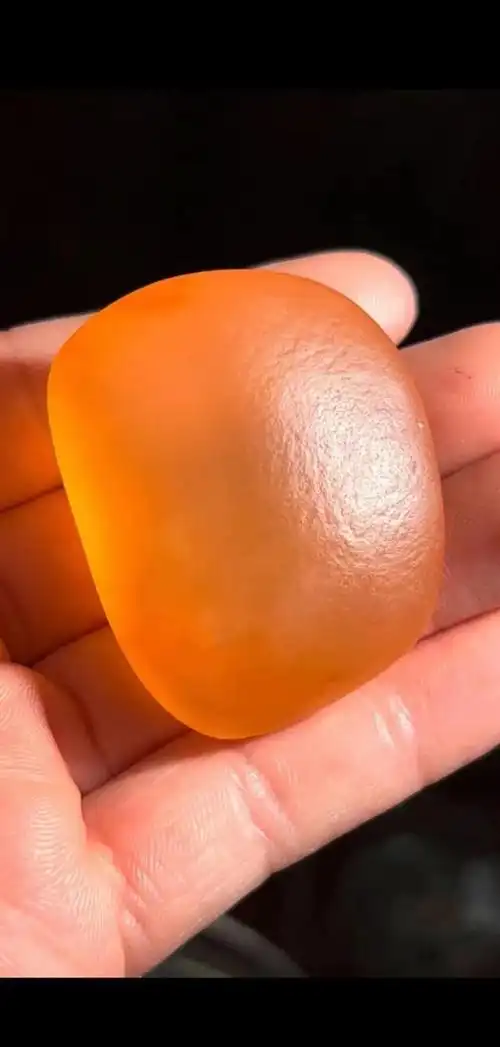 透明度,光泽,颜色,硬度,纯净度,块度等七个要素,作为金丝玉的评价依据