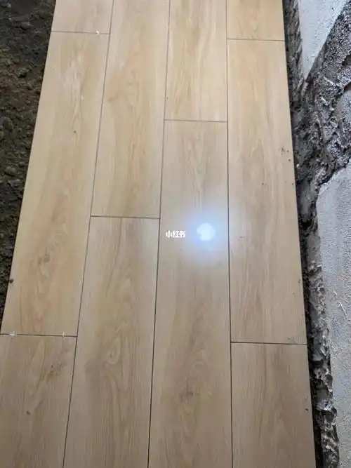 木纹砖369通铺全屋