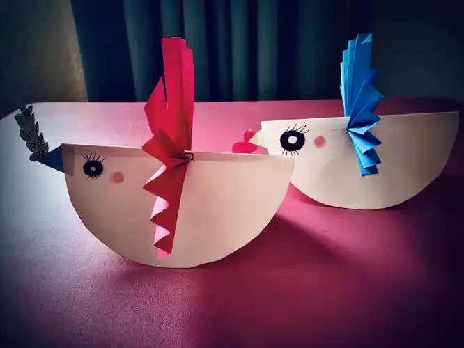 停课不停学——《会摇摆的鸽子》手工课程