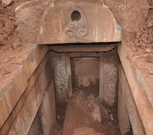 南充挖出最完整宋墓为整体搬迁修500米公路