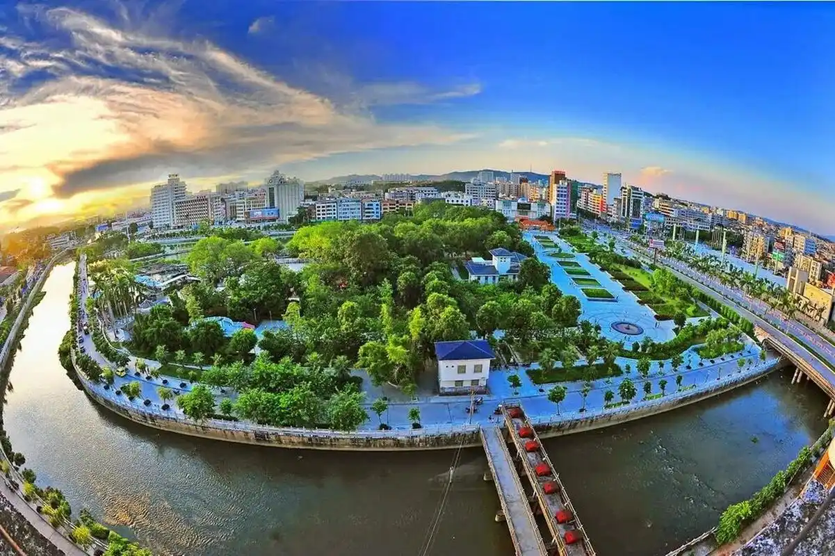 广东省湛江市廉江市 廉江市,广东省湛江市代管县级市,位于广东省西