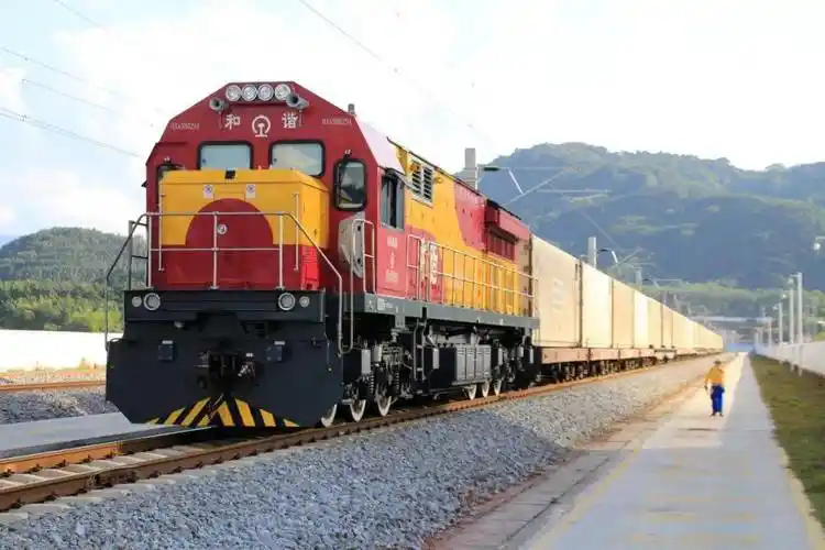 中老铁路国际货物列车开行突破9000列_运输_合作_云南