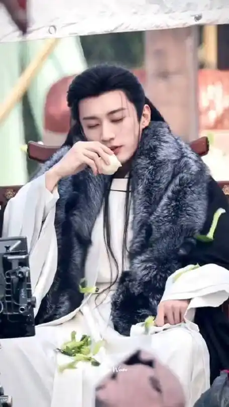 刘学义爆改刘学癫#明星八卦播报的微博视频