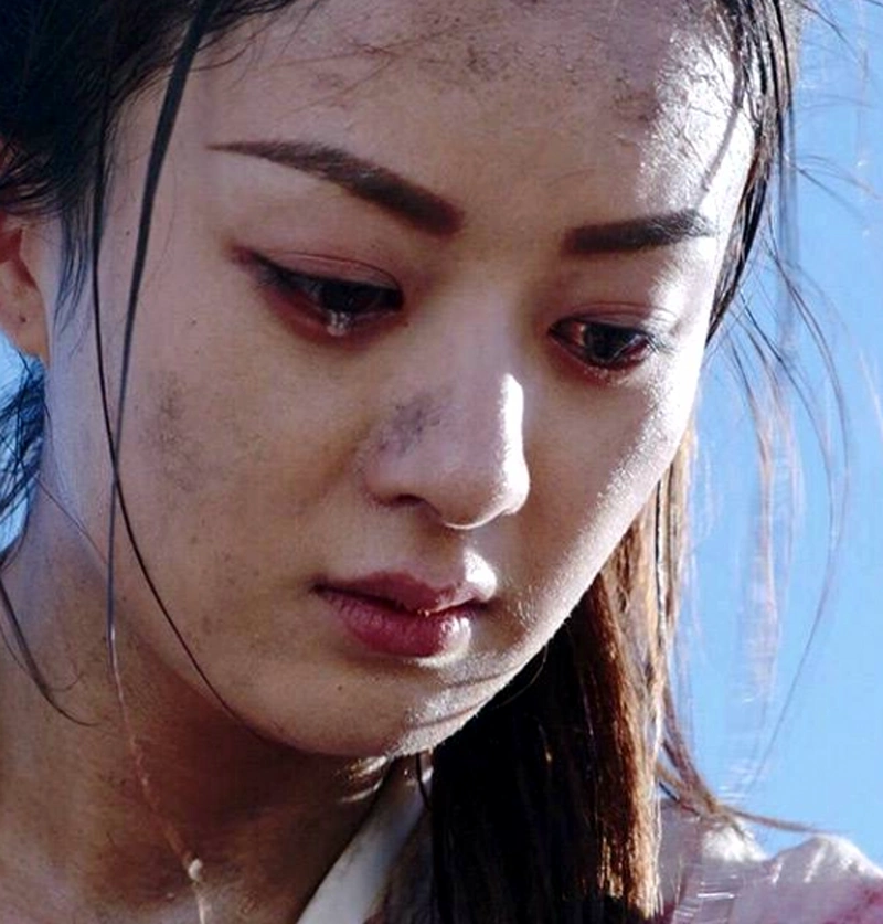 赵丽颖的哭戏总是很到位,这段还被网友称为哭起来最美的女星.