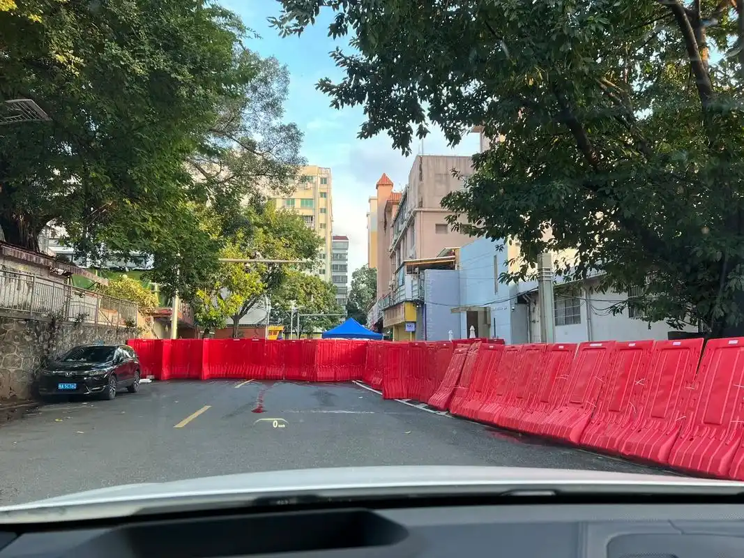 公司地区全部封控了 广州正面临严峻的挑战 希望能够早日度过此