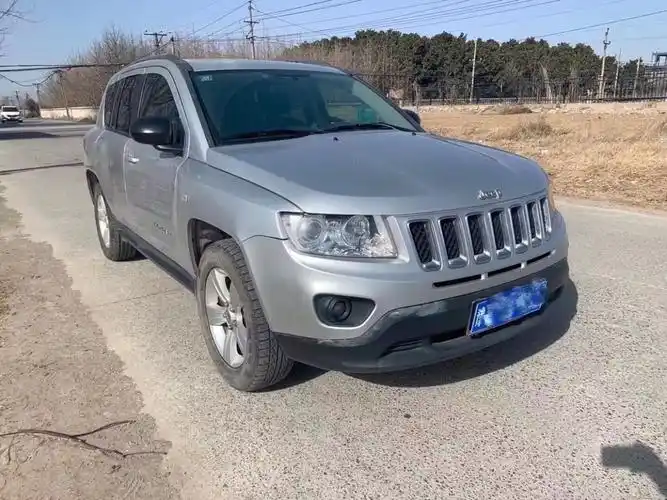 jeep 指南者  2012款 2.4l 四驱运动版图片