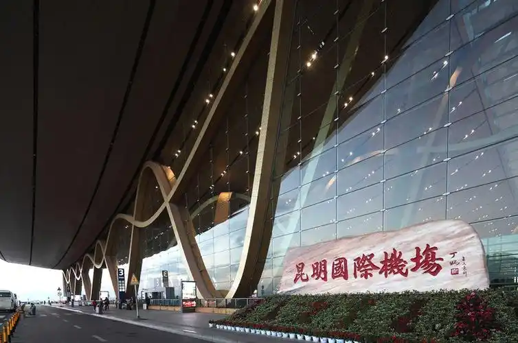 早晨5点从家里出发,中午11点顺利抵达昆明长水国际机场