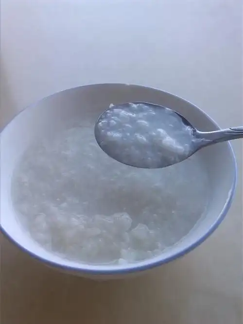 早餐吃一碗温热的白粥,对胃不好的人来说真是莫大的安慰啊~  and