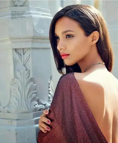 巴西超模莱斯·里贝罗,维密天使中最美的黑珍珠!_网易订阅