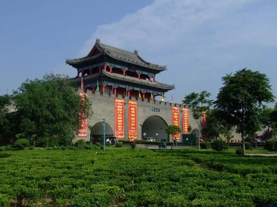 p>开封城墙,即 a target="_blank" href="/item/清代/752212" data