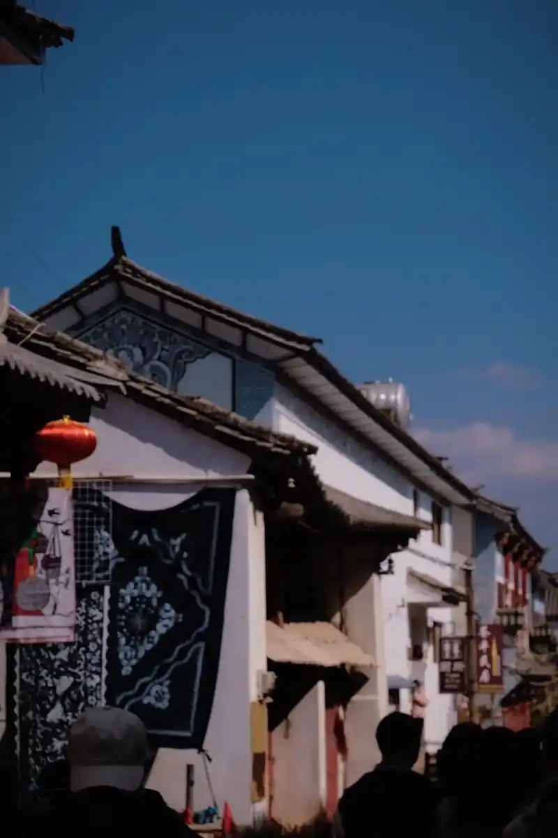 大理古城里面并不是每一条街道都是人挤人,也 - 抖音