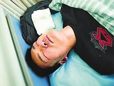 男医生打篮球猝死 与实习生打友谊赛晕厥猝死(组图)