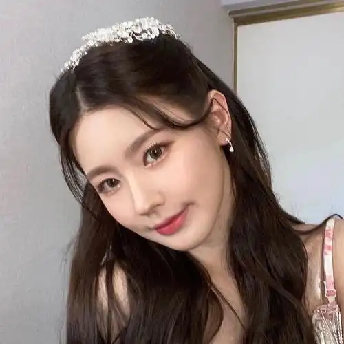 盖一栋赵美延头像楼