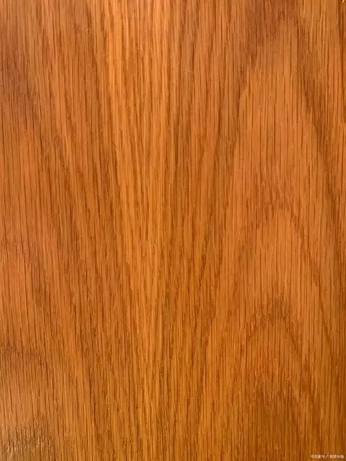 金丝柚木和金丝楠木都是常见的木材品种,它们在颜色,纹理和用途等方面