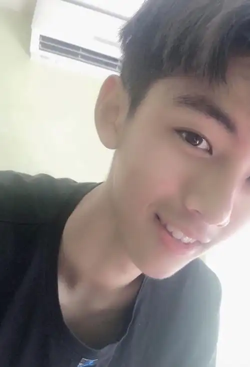 13号男生 陈鑫昊 胡建帅哥