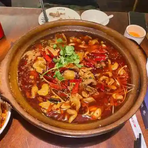 马头巷肥肠鸡爪爪砂锅(苏州总店)