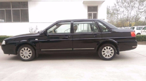 桑塔纳库存车如山堆积销售7年时间了14w处理