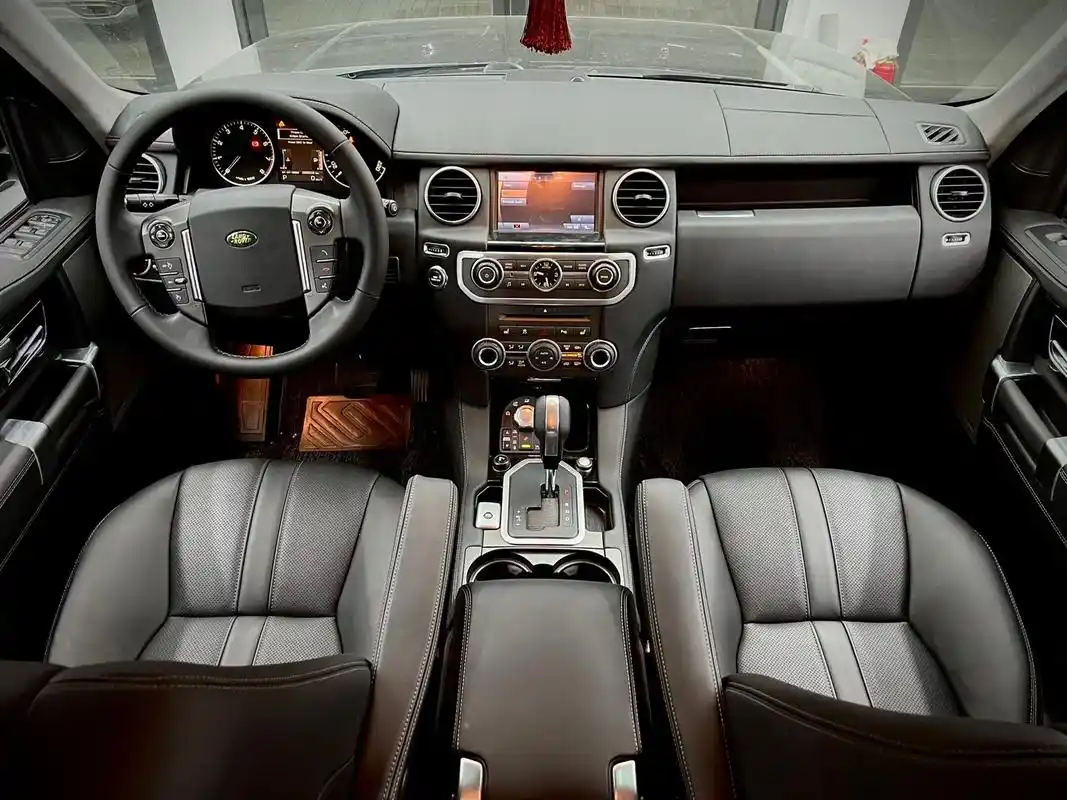 路虎发现4.全车内饰升级nappa真皮包覆 顶棚升级意大利a - 抖音