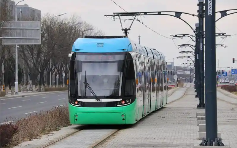 北京公交现代有轨电车亦庄t1线定海园定海园西区间前方展望