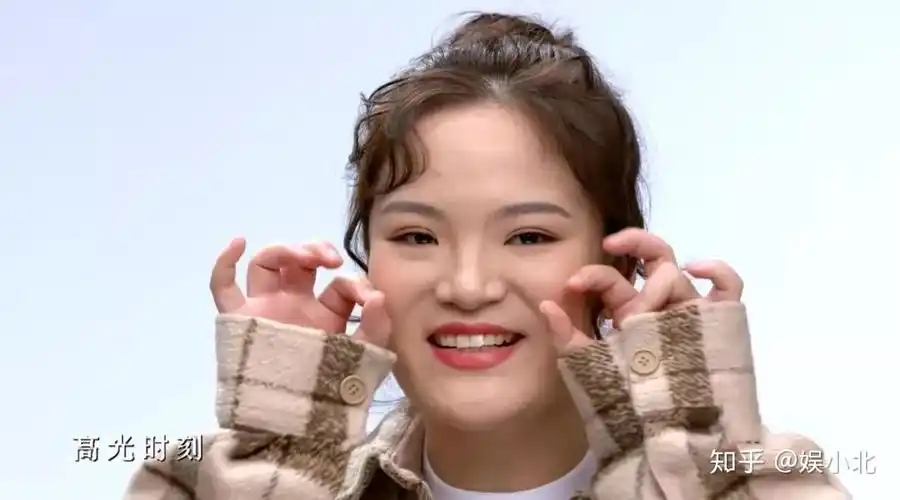 金靖上春晚一夜走红了但谁记得她临时被换掉的搭档刘胜瑛