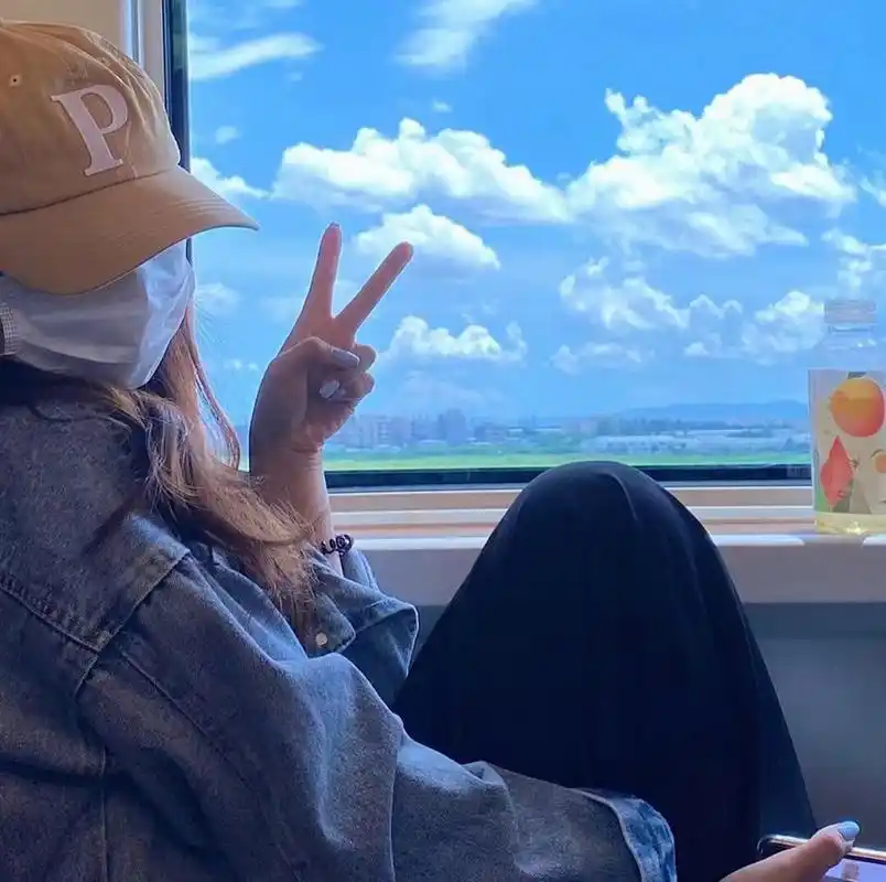 一组超酷的口罩女头像