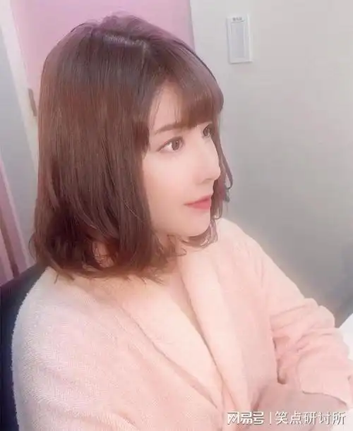 每日一悠有栖花绯像大姐姐一样温柔可亲