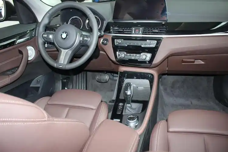 宝马x1多少钱一辆 宝马叉一多少钱一辆【汽车时代网】