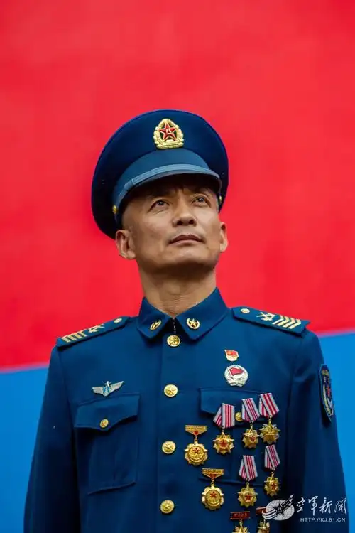 士官干到退休太牛了