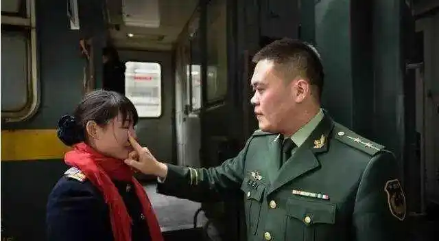 军恋的距离很远,可爱情一直没有缺席(图)