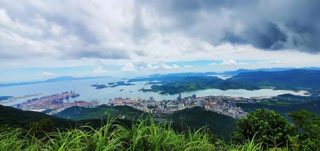 梧桐山好玩吗(深圳旅游必去十大景点)