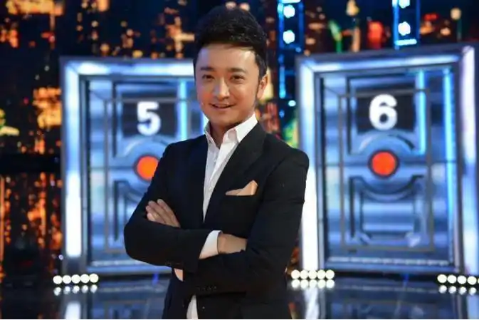 回顾尼格买提30岁娶帕夏古丽结婚8年没孩子风光背后有眼泪