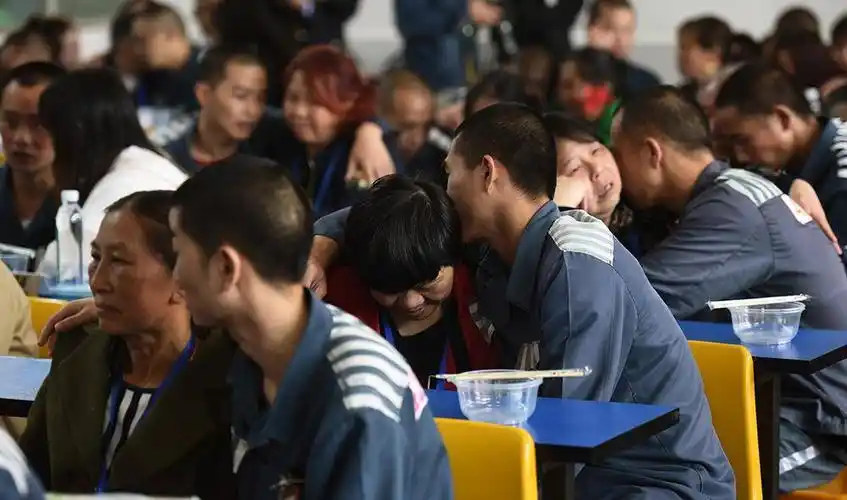 贵州省平坝监狱举行了2018年监狱开放日暨服刑人员母亲节帮教活动