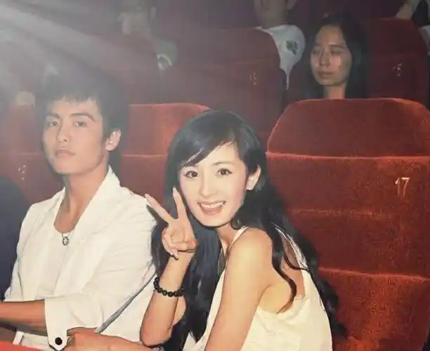 回顾马天宇目睹弟弟被抵债错过爷爷葬礼成名后不忘姐姐恩情