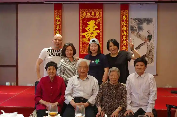 祝大舅舅九十大寿生日快乐,身体健康,福如东海,寿比南山.