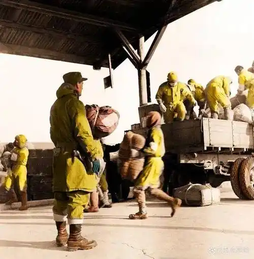 一组老照片,看1945年日本投降后的鬼子兵