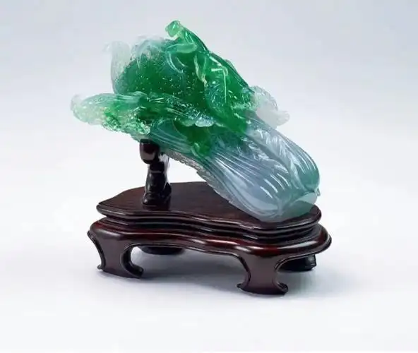 000 rmb值得一提的是,在华艺国际2019秋拍上,一件天然翡翠"翠玉白菜"