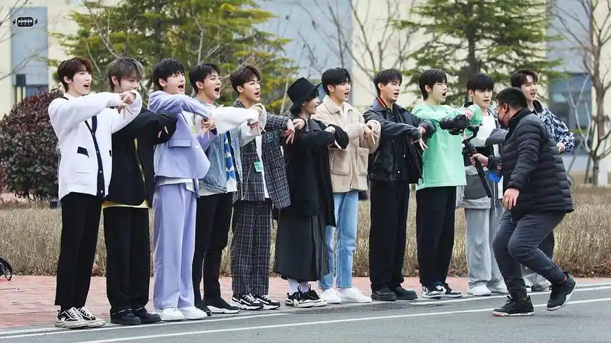 r1se壶毕业团综226物料搬运