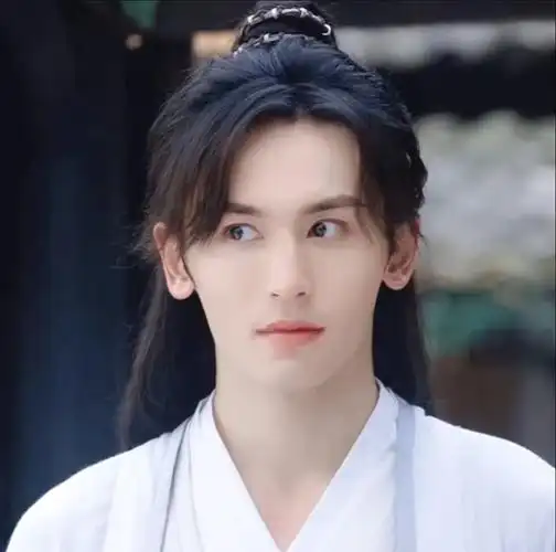 张哲瀚怎么这么美从张哲瀚的绝美眼神为什么能上热搜就能看出