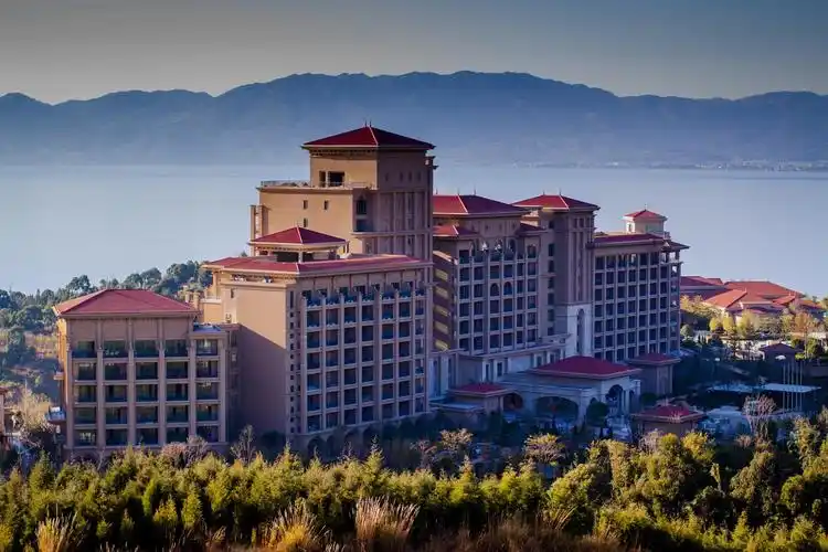 澄江抚仙湖希尔顿酒店预订_价格_点评_图片_怎么样-穷游网