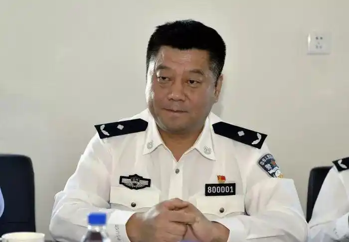 守初心促改革林海峰同志深入交巡警支队调研指导工作